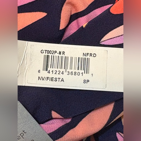 Maggy London Leana Wrap Dress in NV/Fiesta print. NWT size 8P. - Picture 7 of 16